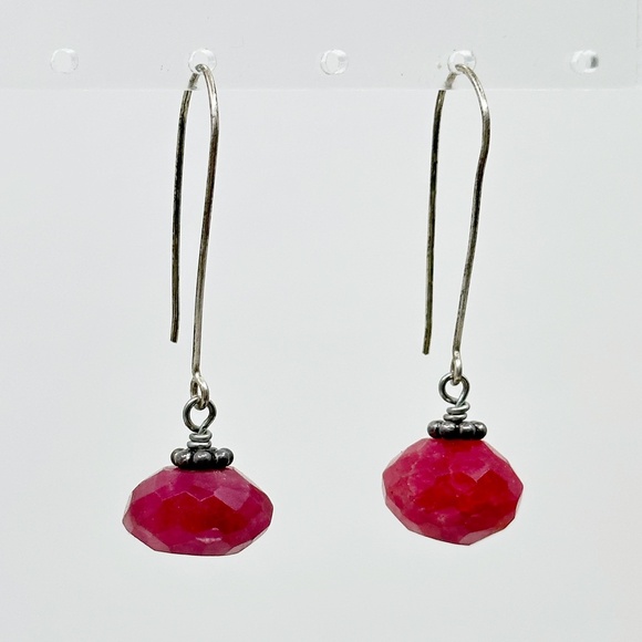 Hand Made Sterling silver faceted ruby bead earrings - GM39 - Picture 2 of 3
